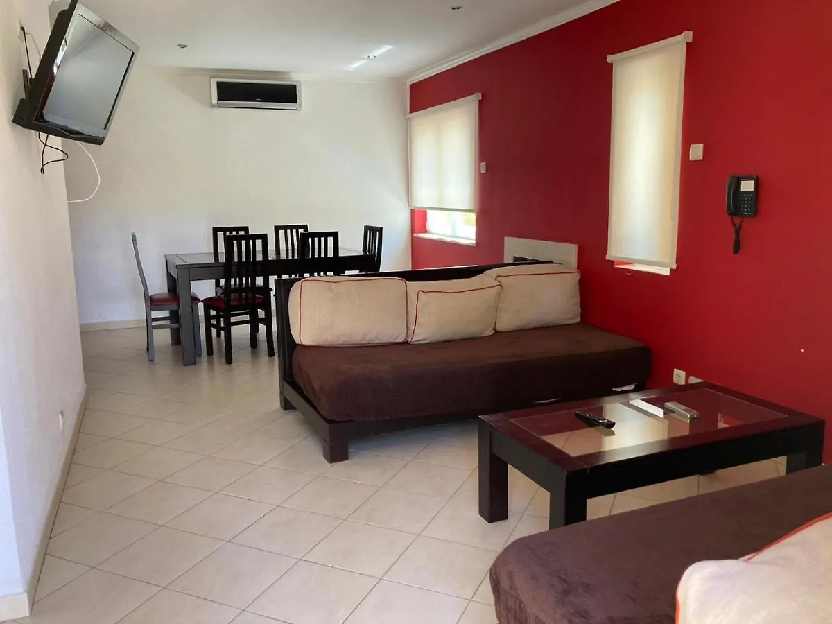 Parque Mourabel, Oasis Village & Pe Do Lago Vilamoura 3*,