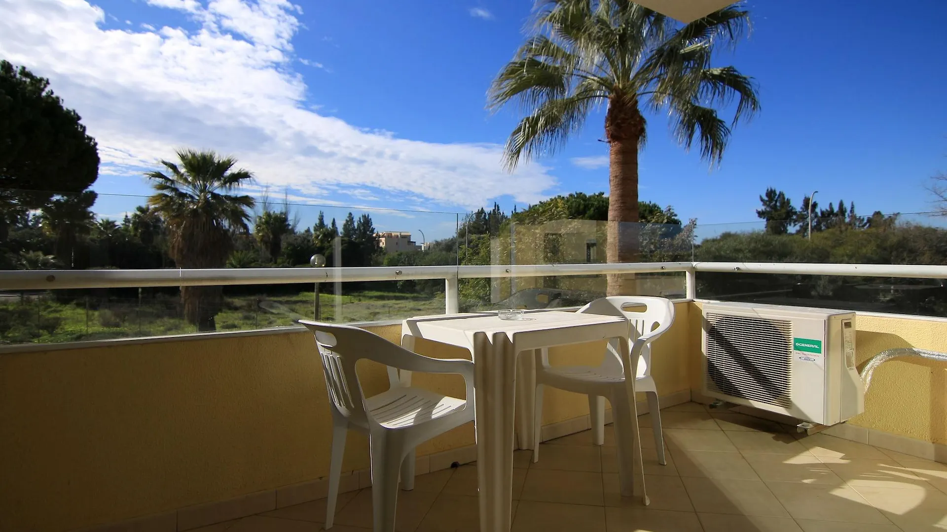Parque Mourabel, Oasis Village & Pe Do Lago Vilamoura Üdülőpark